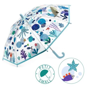 Przezroczysty parasol przeciwdeszczowy z niebieskim uchwytem i wzorem morskich zwierząt dla dziecka. Djeco Parasol przeciwdeszczowy Morze