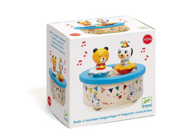 Pozytywka drewniana z figurkami misia i psa na niebieskiej podstawie dla niemowląt. Djeco Pozytywka FANTASY MELODY 12 m-cy+