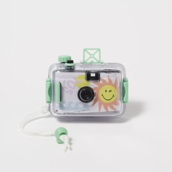 Wodoodporny aparat fotograficzny z motywem uśmiechnięcego słońca i zielonymi elementami dla dzieci. Sunnylife Wodoodporny aparat SMILEY, World Sol Sea