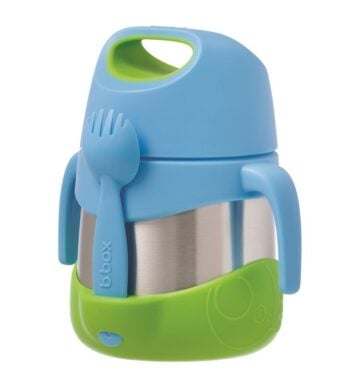 Termos na jedzenie stalowy z niebieską i zieloną obudową z uchwytami i niebieskim sztućcem dla dziecka. B.Box Termos na jedzenie 335 ml, Ocean Breeze
