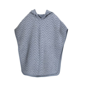 Niebieskie ponczo kąpielowe dla dziecka z kapturem i wzorem zygzakowym. Filibabba Poncho Zigzag Powder Blue