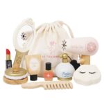Drewniany zestaw kosmetyków dla dzieci suszarka grzebień lusterko pomadka perfumy lakiery do paznokci krem do rąk dla dziecka. Le Toy Van Zestaw kosemtyków drewnianych