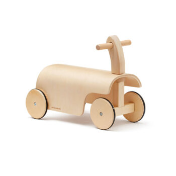 Drewniany jeździk gokart w naturalnym kolorze dla dziecka. Kid’s Concept Jeździk gokart AIDEN