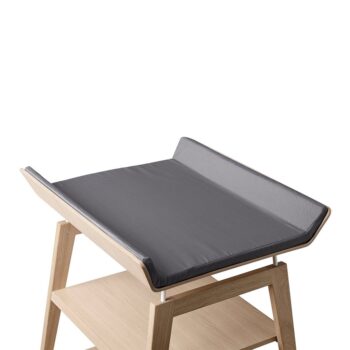 Pokrowiec na poduszkę do przewijaka w kolorze szarym dla niemowlaka. Leander Pokrowiec na poduszkę do przewijaka Linea™, Cool grey Organic