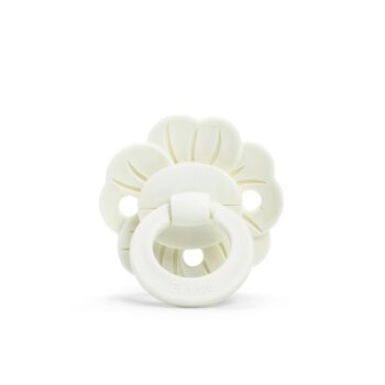 Smoczek dla niemowlaka w kształcie kwiatu w kolorze waniliowej bieli. Elodie Details Smoczek Binky Bloom Vanilla White