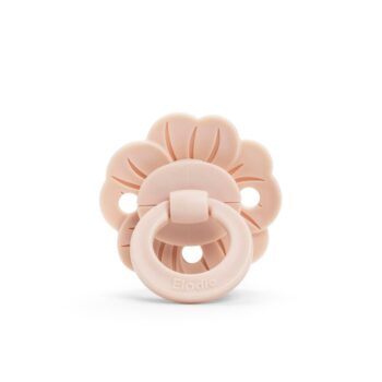 Smoczek dla niemowlaka w kształcie kwiatu w kolorze pudrowego różu silikonowy. Elodie Details Smoczek Binky Bloom Powder Pink