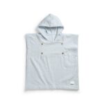 Niebieskie ponczo kąpielowe z kapturem dla dziecka z guzikami z przodu. Elodie Details Poncho kąpielowe Bermuda Blue