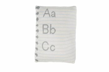 Poduszka dziecięca w kształcie kartki zeszytu z literami alfabetu w szarości i bieli. Lorena Canals Poduszka Notebook