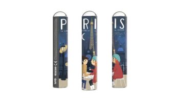 Kalejdoskop dla dzieci z motywem nocnego Paryża w kolorze granatowym z ilustracjami postaci i wieży Eiffla. Londji Kalejdoskop dla dzieci Paris Night
