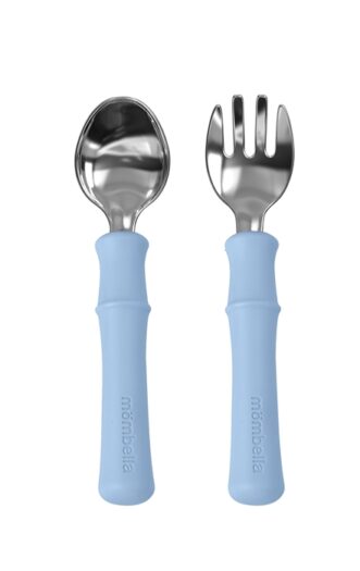Metalowa łyżka i widelec dla dzieci z niebieskimi plastikowymi rączkami. Mombella Metalowe Sztućce dla Dzieci Panda Light Blue