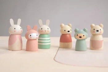 Drewniane figurki zwierząt królik i miś pastelowe kolory dla dzieci. Tender Leaf Toys Zestaw figurek Misie