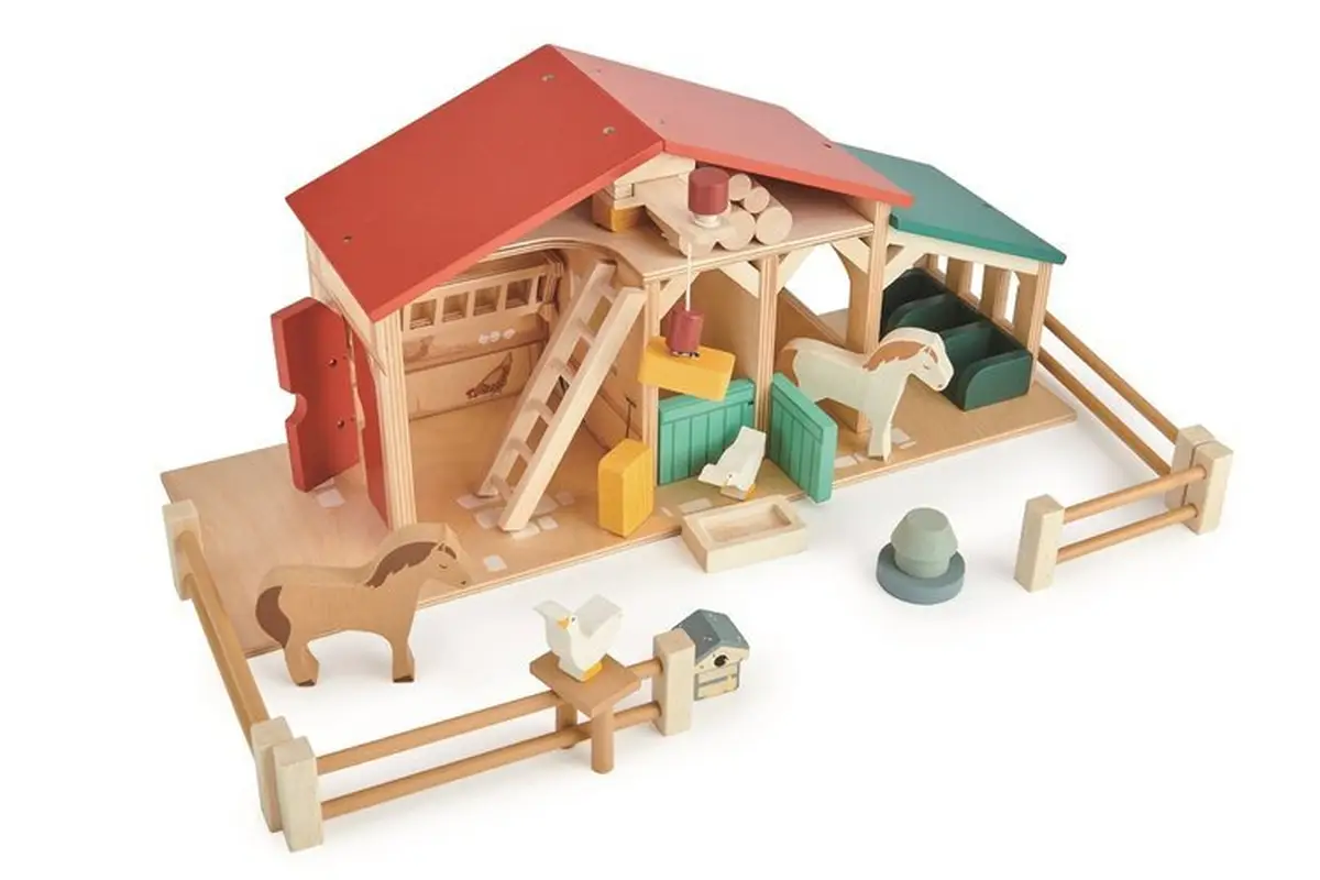 Drewniana farma z figurkami zwierząt i budynkami dla dzieci. Tender Leaf Toys Drewniane figurki do zabawy farma z zwierzątkami