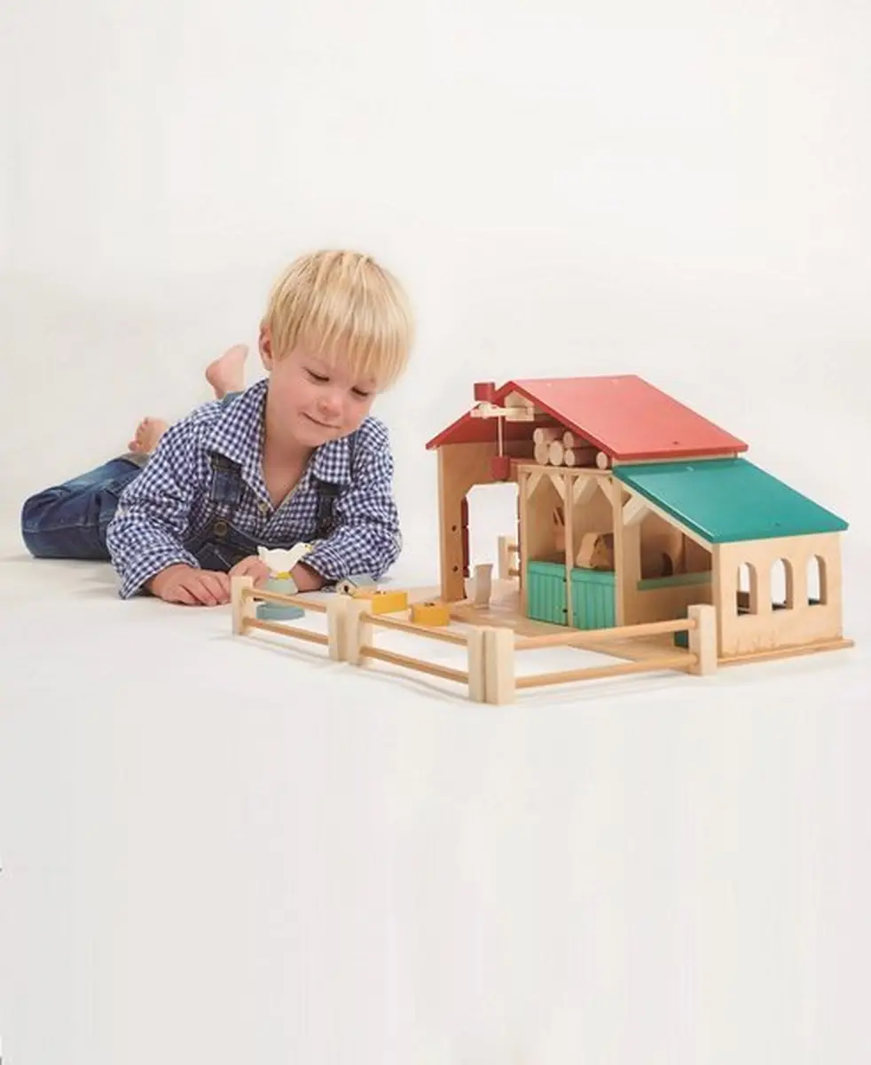 Drewniana farma z zagrodą i zwierzątkami do zabawy dla dziecka. Tender Leaf Toys Drewniane figurki do zabawy farma z zwierzątkami