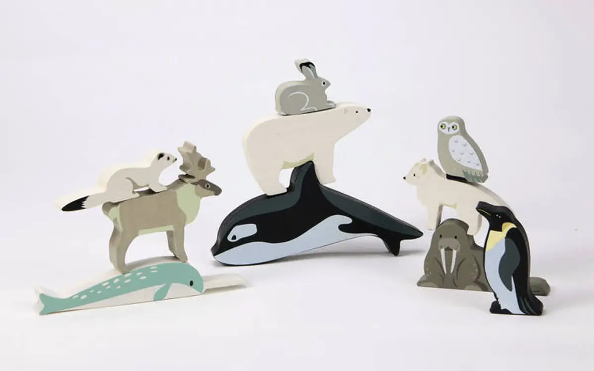 Drewniane figurki zwierząt polarnych w różnych kolorach dla dzieci. Tender Leaf Toys Drewniane figurki do zabawy zwierzęta polarne
