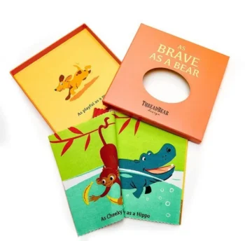 Miękka książeczka dla niemowlaka z kolorowymi ilustracjami zwierząt i napisem as brave as a bear. ThreadBear Design Miękka książeczka AS BRAVE AS A BEAR