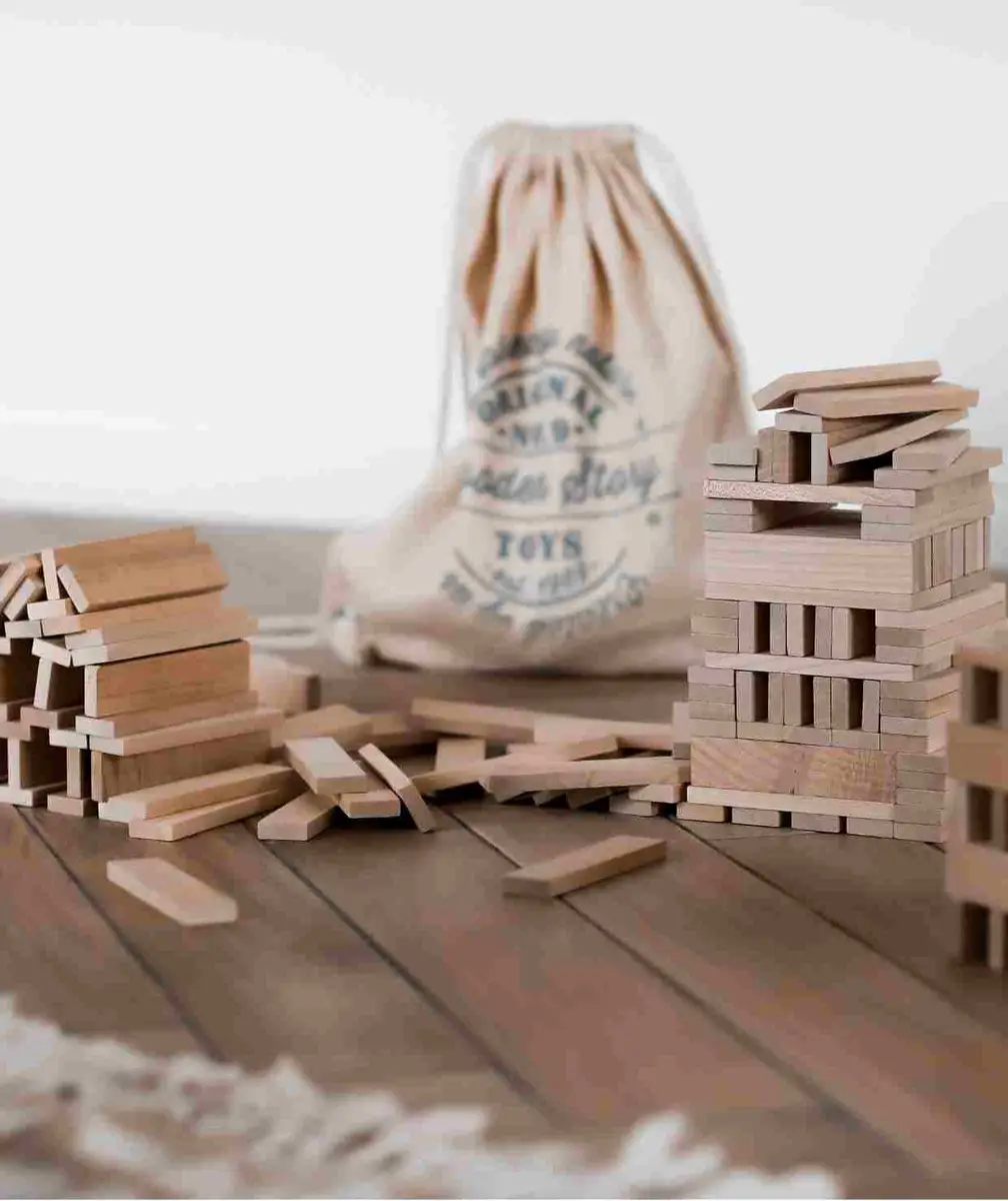 Drewniane klocki architektoniczne naturalne 100 elementów w worku do zabawy dla dzieci. Wooden Story Drewniane Klocki Architektoniczne w Worku – 100 elementów