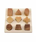 Drewniany sorter kształtów z dziewięcioma naturalnymi klockami o różnych formach dla dziecka. Wooden Story Drewniane Klocki do Sortowania Kształtów – Naturalne