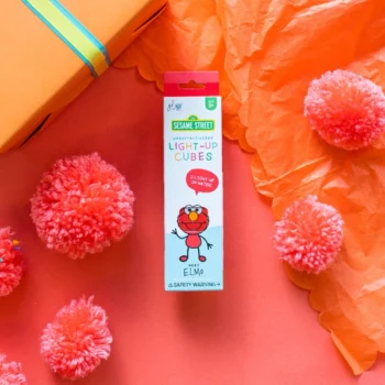 Opakowanie kostek sensorycznych świecących w wodzie z postacią Elmo z Ulicy Sezamkowej do kąpieli dla dzieci. Glo Pals Kostki sensoryczne świecące w wodzie Elmo Ulica Sezamkowa zabawka kąpielowa