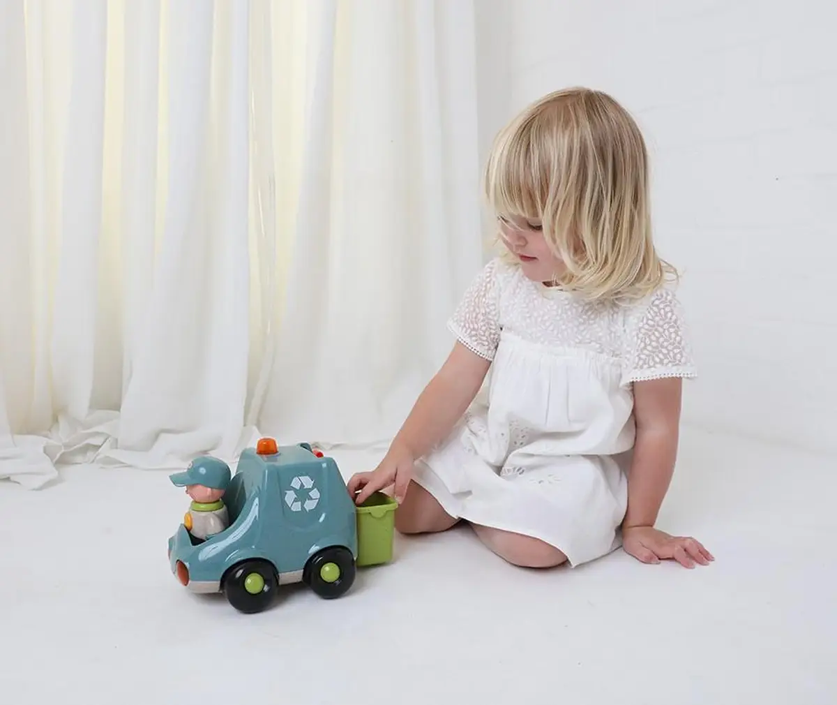 Tolo Bio Śmieciarka z kierowcą First Friend 1-5l