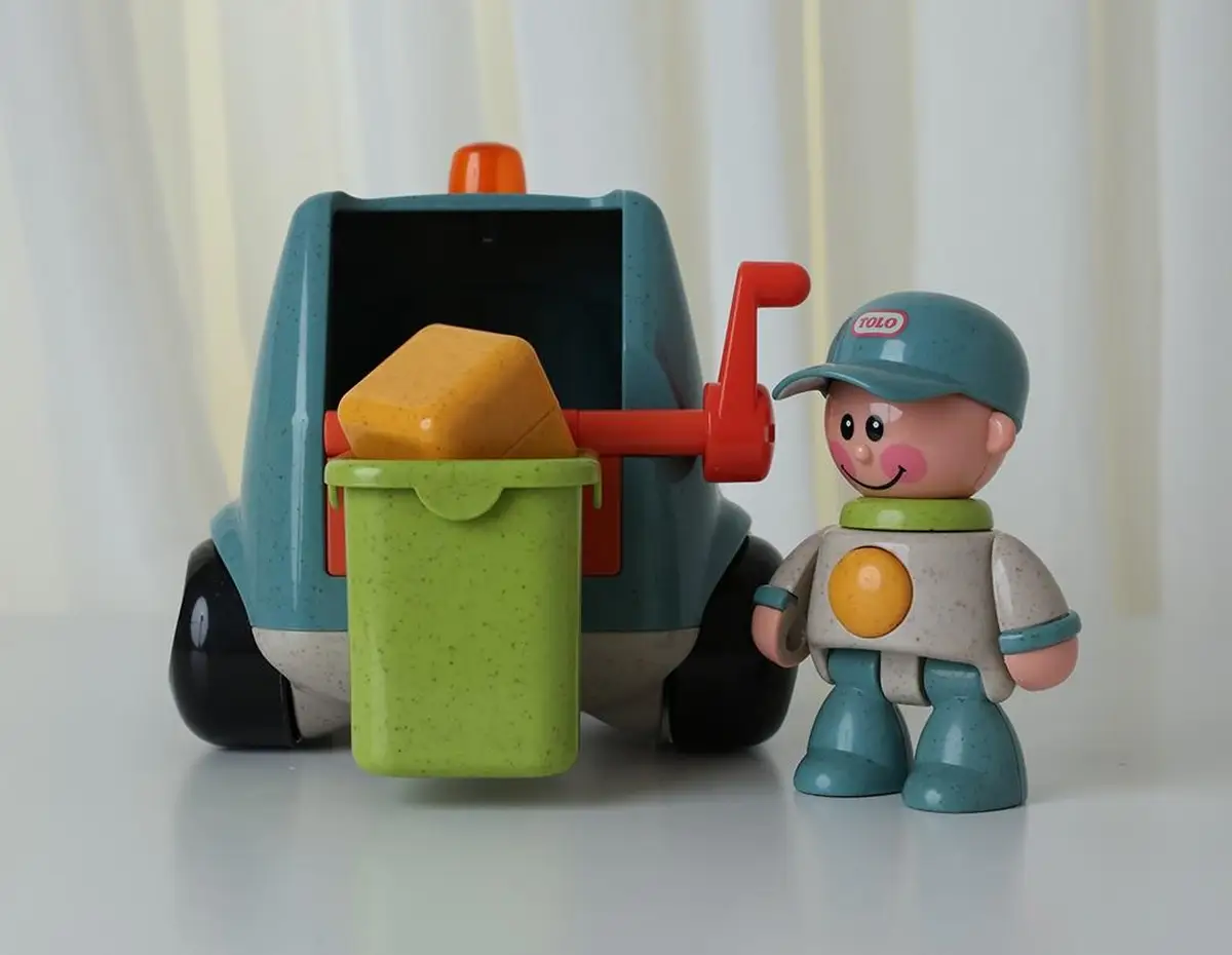 Tolo Bio Śmieciarka z kierowcą First Friend 1-5l