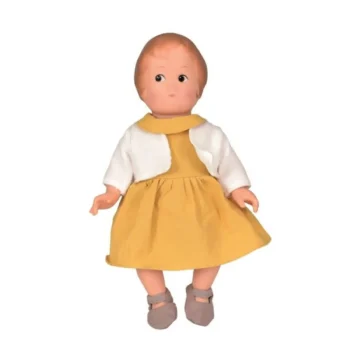 Lalka bobas ubrana w żółtą sukienkę białą narzutkę i szare buciki dla dziecka. Egmont Toys Lalka Jeanne