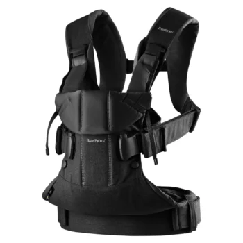 Czarne nosidełko dla dziecka z szerokimi, miękkimi szelkami i pasem biodrowym. Babybjorn ONE nosidełko Woven Czarny