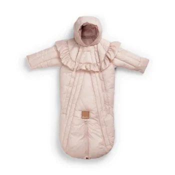 Pudrowy róż kombinezon dziecięcy śpiworek do wózka z kapturem dla niemowlaka 6-12 miesięcy z falbankami. Elodie Details kombinezon dziecięcy Powder Pink 6-12 m-cy
