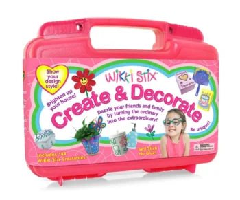 Różowa plastikowa walizka z woskowymi sznureczkami do kreatywnego tworzenia dla dzieci. Wikki Stix Woskowe sznureczki Różowa walizka XL 144szt