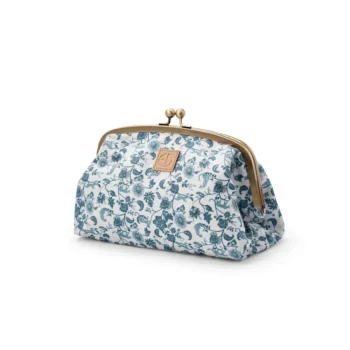 Kosmetyczka w biało niebieskie kwiaty z metalowym zamknięciem dla mamy. Elodie Details Organizer Zip&Go Garden Leo Toile
