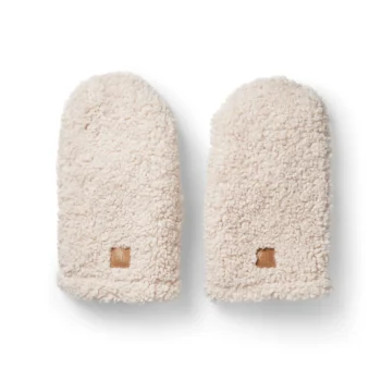 Para kremowych mufek do wózka z miękkiego materiału typu sherpa dla dziecka. Elodie Details Mufki do wózka Soft Sherpa