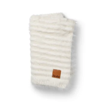 Biały kocyk dziecięcy z miękkiego futerka o fakturze prążków dla niemowlaka. Elodie Details Kocyk Furry Knit Vanilla White