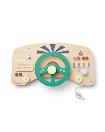 Drewniana tablica manipulacyjna z zieloną kierownicą i elementami do przekręcania dla dziecka. Kid’s Concept Tablica Manipulacyjna kierownica AIDEN