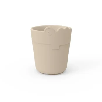 Kubek dla dziecka w kolorze piaskowym z motywem krokodyla o pojemności 100 ml. Done by Deer Kubek dla Dziecka Kiddish Croco Sand 100 ml