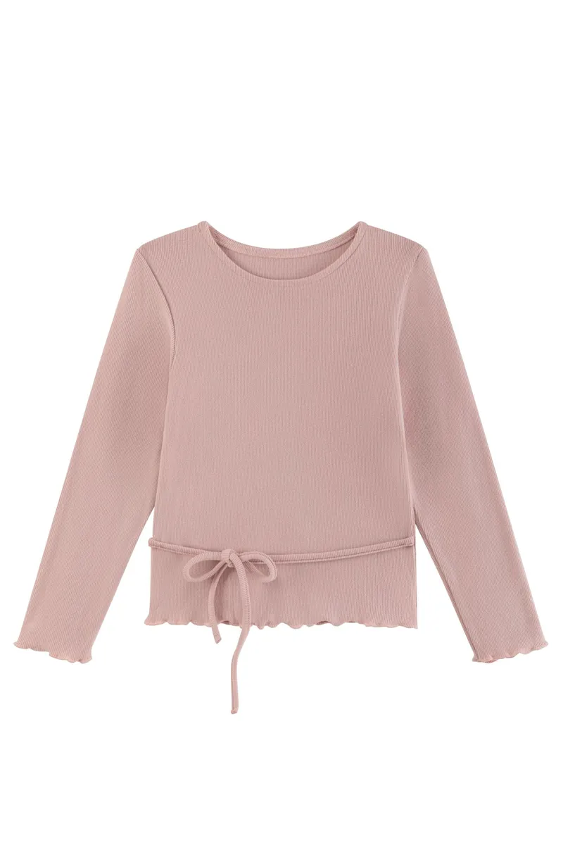 Damska prążkowana bluzka z długim rękawem i wiązaniem w talii jasnoróżowa. Fig&Pear Prążkowana bluzka z wiązaniem Light Pink