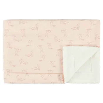 Niemowlęcy koc polarowy w jasnoróżowym kolorze z delikatnym wzorem króliczków dla dziecka 75x100 cm. Trixie Koc niemowlęcy polarowy 75x100cm Rosy Rabbit Baby