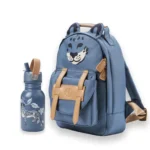 Niebieski plecak dziecięcy z motywem lwa z dopasowaną butelką na wodę z nadrukiem zwierząt dla dziecka. Elodie Details Plecak BackPack MINI +Butelka na wodę Garden Leo ZESTAW