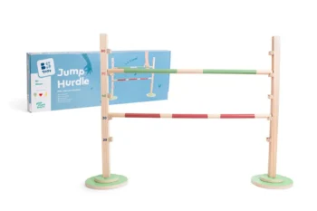Drewniana gra sportowa skok przez płotki z regulowaną wysokością dla dzieci. BS Toys Drewniana gra sportowa Skok przez płotki