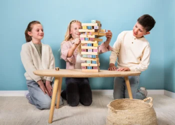 Jenga – zasady gry i prostsze warianty dla dzieci