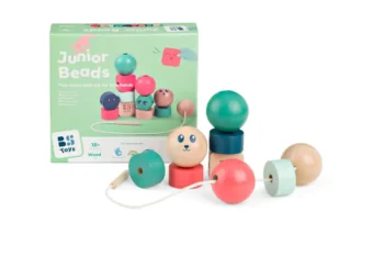 Drewniana nawlekanka klocki w kształcie buziek w kolorach naturalnym, zielonym, czerwonym dla dziecka. BS Toys drewniana nawlekanka klocki Buźki
