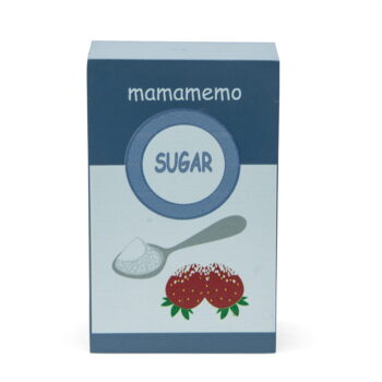 Drewniane opakowanie z cukrem do zabawy dla dziecka z nadrukiem truskawek i łyżeczki. MamaMemo Playfood: cukier