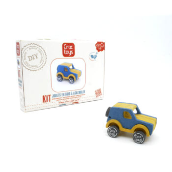 Drewniany niebiesko-żółty pojazd do samodzielnego montażu dla dzieci z kółkami z napisem Croc Toys. Croc Toys DIY Drewniany pojazd: Firmin