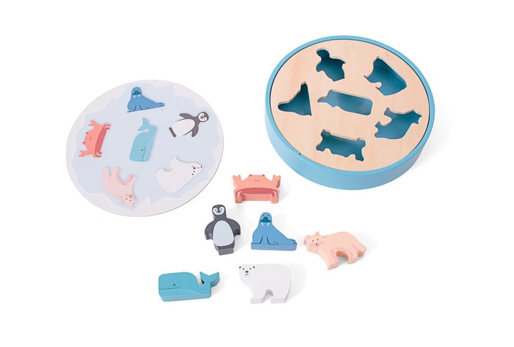 Drewniany sorter zwierząt arktycznych z kolorowymi figurkami dla dzieci. BS Toys Drewniany sorter Zwierzęta Arktyki