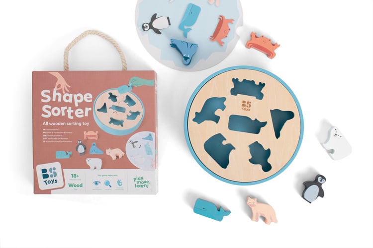Drewniany sorter kształtów zwierzęta arktyki z elementami do dopasowania dla dziecka. BS Toys Drewniany sorter Zwierzęta Arktyki