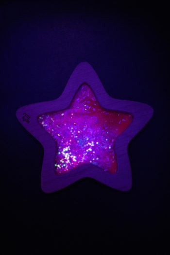 Sensoryczna gwiazda różowa świecąca w ciemności zabawka do kąpieli dla niemowlaka. Petit Boum sensoryczna GWIAZDA PINK świecąca w ciemności
