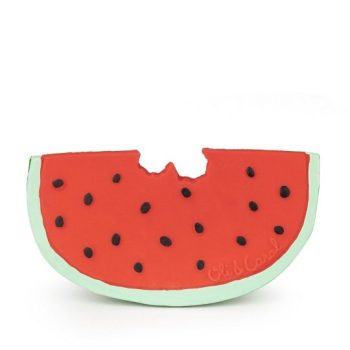 Czerwony gryzak arbuz dla niemowlaka z czarnymi pestkami i zieloną skórką. Oli & Carol Gryzak Zabawka Arbuz Wally Watermelon