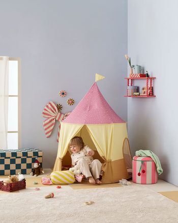 Namiot do zabawy w kształcie cyrku różowy z żółtymi i brązowymi elementami dla dziecka. Kid’s Concept Namiot do zabawy Circus różowy