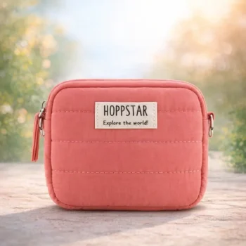 Mała różowa torebka dziecięca na aparat z pikowanego materiału dla dziecka. Hoppstar Torebka Dziecięca na Aparat Mini Bubblegum