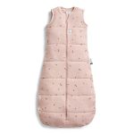 Różowy śpiworek dla niemowlaka z wzorem drobnych kwiatów bez rękawów z zamkiem z przodu na jesień i zimę. ergoPouch Śpiworek Jersey 2.5TOG Daisies – ciepły/na jesień-zimę/zimowy gruby