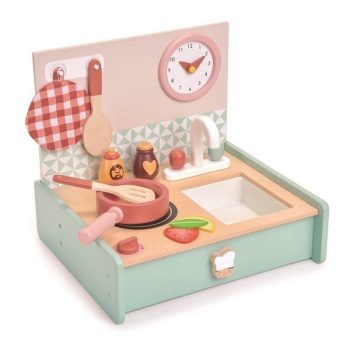 Drewniana przenośna kuchnia dla dzieci z zlewem kuchenką i akcesoriami w pastelowych kolorach. Tender Leaf Toys Drewniana kuchnia przenośna, Mini Chef