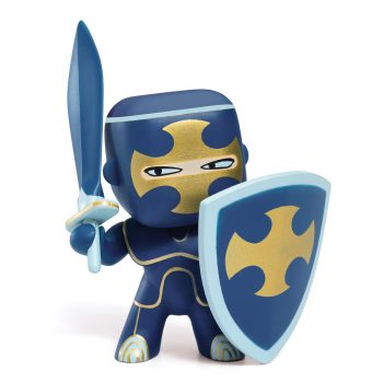 Figurki wojownika w ciemnoniebieskim stroju z mieczem i tarczą dla dziecka. Djeco Figurka Wojownika DARK BLUE